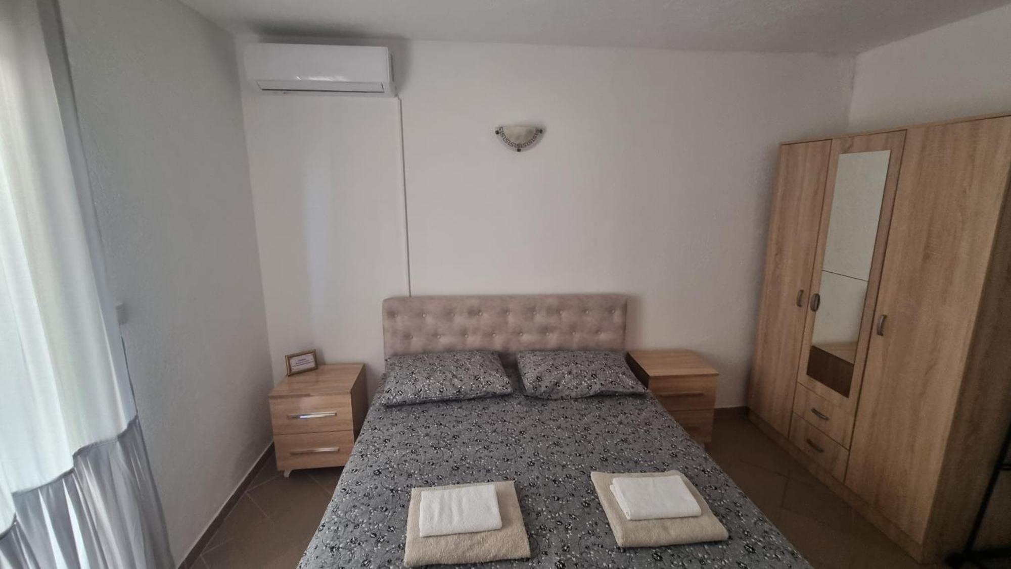 Apartmani Mina 바르 외부 사진